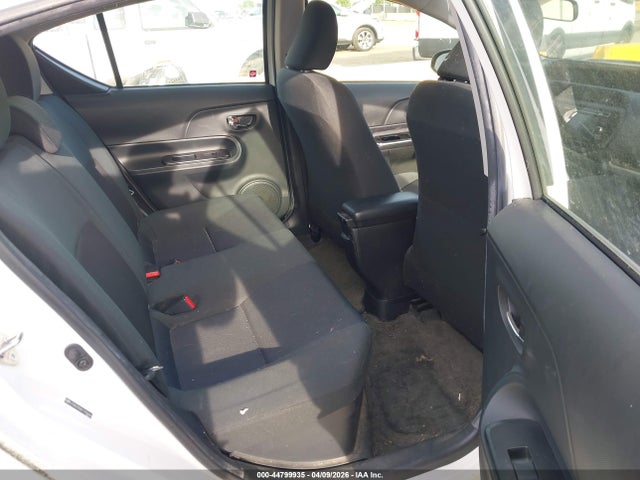 JTDKDTB36F1583649 Toyota Prius C Two