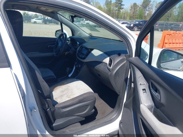 3GNCJKSB3LL183364 Chevrolet Trax Fwd Ls