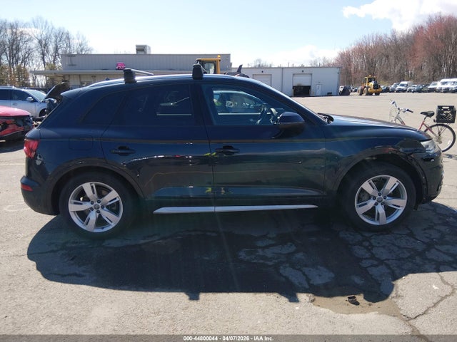 44800044 :رقم المزاد ، WA1ANAFY3J2077504 vin ، 2018 Audi Q5 2.0t Premium/2.0t Tech Premium مزاد بيع
