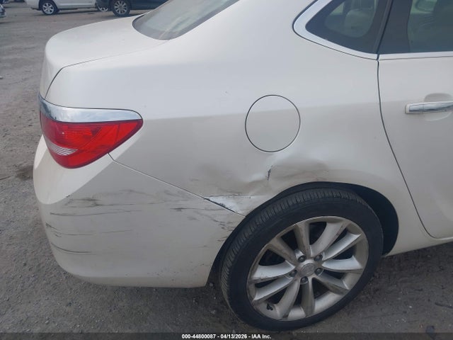 2013 Buick Verano მანქანა იყიდება აუქციონზე, vin: 1G4PP5SK9D4247677, აუქციონის ნომერი: 44800087