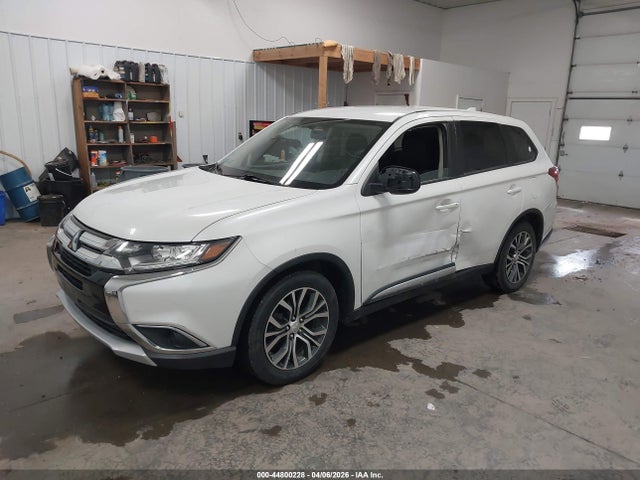 44800228 :رقم المزاد ، JA4AD2A34HZ051936 vin ، 2017 Mitsubishi Outlander Es مزاد بيع
