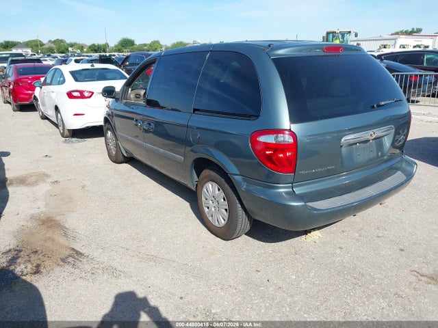 2006 CHRYSLER TOWN & COUNTRY 1A4GP45R16B733626 Photo 2