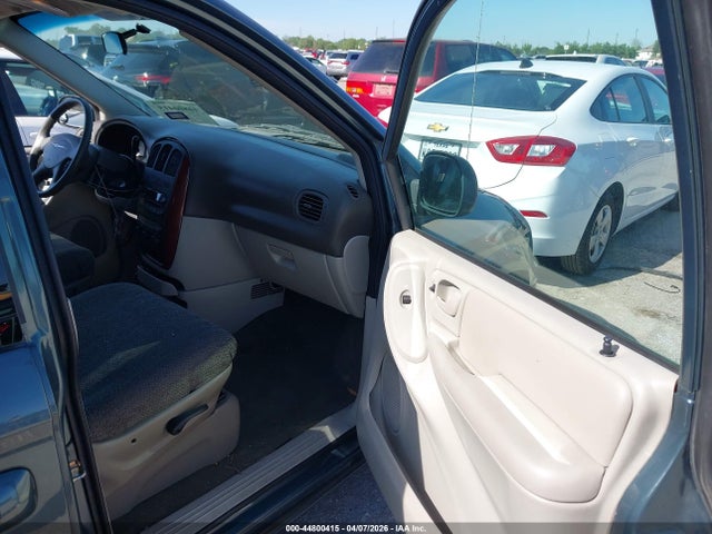 2006 CHRYSLER TOWN & COUNTRY 1A4GP45R16B733626 Photo 4