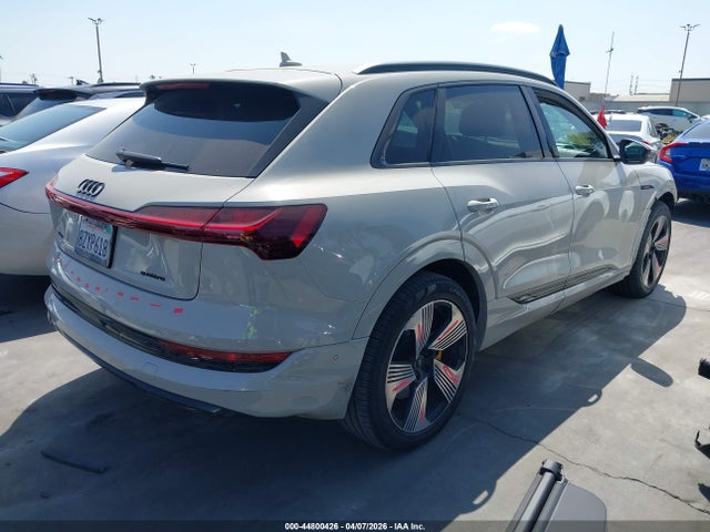 Продажа на аукционе авто 2022 Audi E-tron Premium Plus Quattro, vin: WA1LAAGE6NB011897, номер лота: 44800426