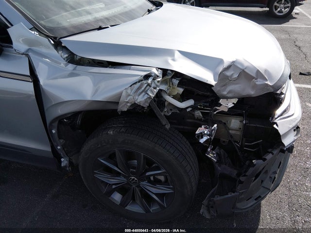 44800443 :رقم المزاد ، 3VV2B7AX0NM050331 vin ، 2022 Volkswagen Tiguan 2.0t Se مزاد بيع