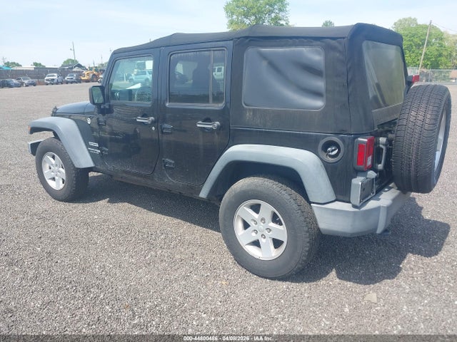 2018 JEEP WRANGLER JK UNLIMITED 1C4BJWDG5JL858497 Photo 2