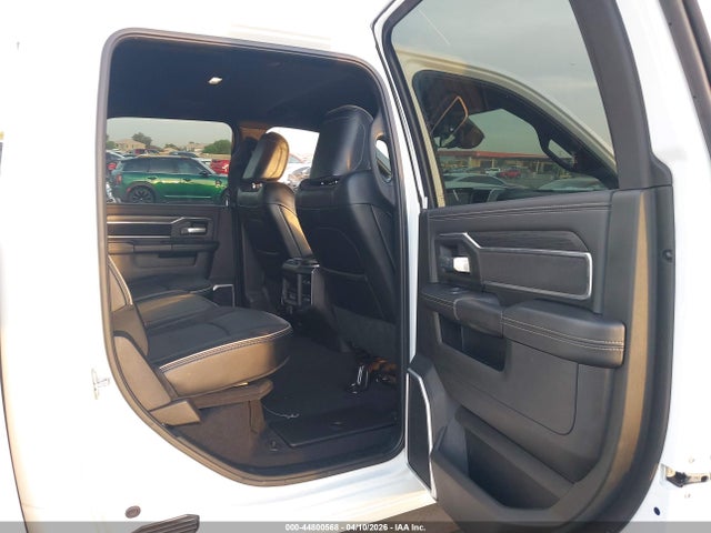 3C63RRJL9RG281344 RAM 3500 Laramie 4x4 8&#039; Box