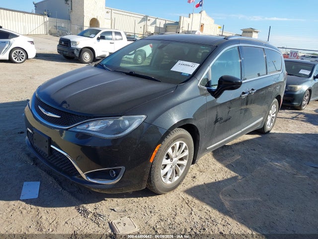 Chrysler Pacifica Touring L 2018 2C4RC1BG1JR278119 Image 2