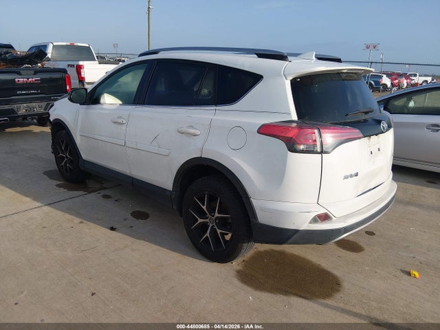 JTMNFREV9JJ157437 Toyota RAV4 SE