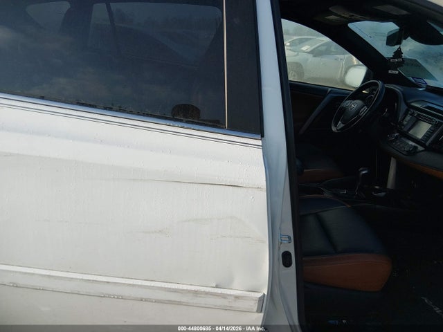JTMNFREV9JJ157437 Toyota RAV4 SE