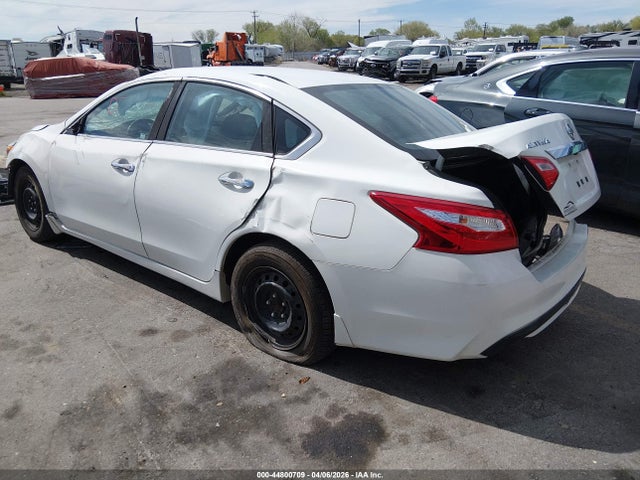 Продаж на аукціоні авто 2016 Nissan Altima 2.5 S, vin: 1N4AL3AP2GN381250, номер лоту: 44800709