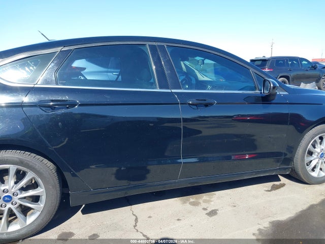 3FA6P0H7XHR399220 Ford FUSION SE