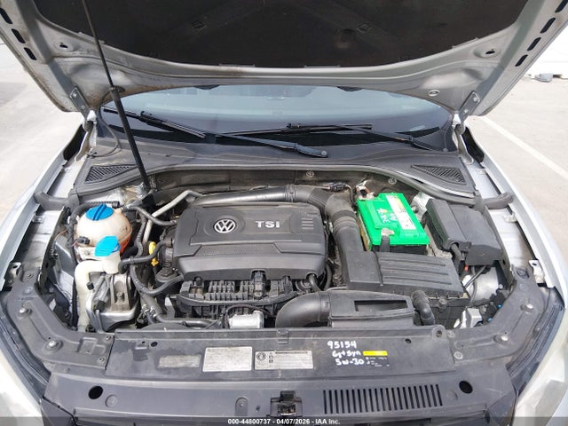 44800737 :رقم المزاد ، 1VWAT7A31FC056756 vin ، 2015 Volkswagen Passat 1.8t Wolfsburg Edition مزاد بيع