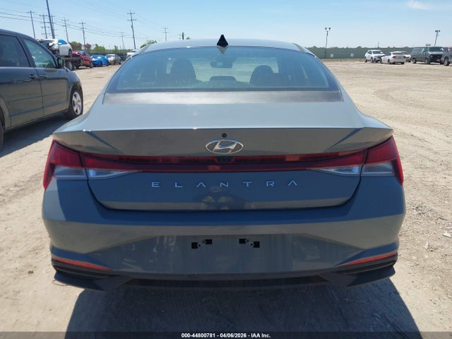 2022 Hyundai Elantra Sel მანქანა იყიდება აუქციონზე, vin: KMHLM4AG3NU318663, აუქციონის ნომერი: 44800781
