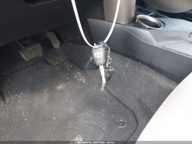 Продажа на аукционе авто 2013 Toyota Rav4 Xle, vin: JTMRFREV0D5002600, номер лота: 44800784
