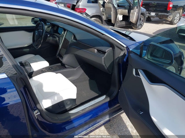 2019 TESLA MODEL S 5YJSA1E24KF300442 Photo 4