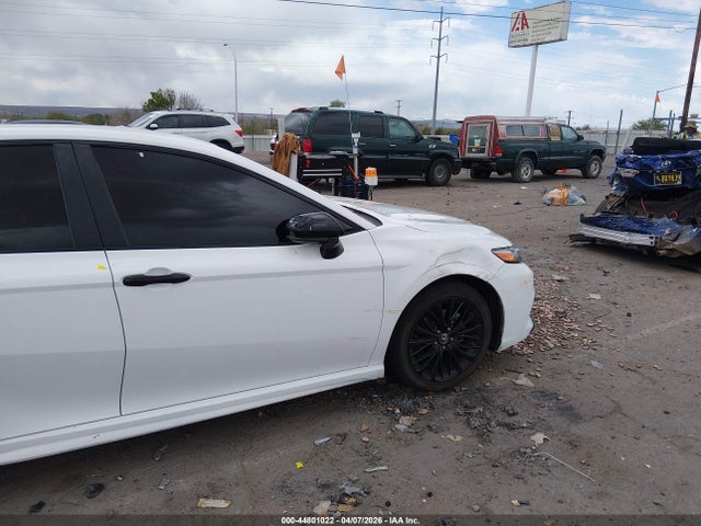 2020 Toyota Camry Se Nightshade Edition მანქანა იყიდება აუქციონზე, vin: 4T1G11AK6LU400591, აუქციონის ნომერი: 44801022