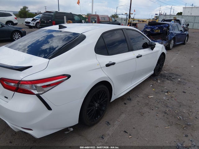 2020 Toyota Camry Se Nightshade Edition მანქანა იყიდება აუქციონზე, vin: 4T1G11AK6LU400591, აუქციონის ნომერი: 44801022