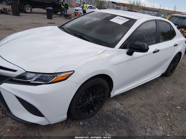 2020 Toyota Camry Se Nightshade Edition მანქანა იყიდება აუქციონზე, vin: 4T1G11AK6LU400591, აუქციონის ნომერი: 44801022