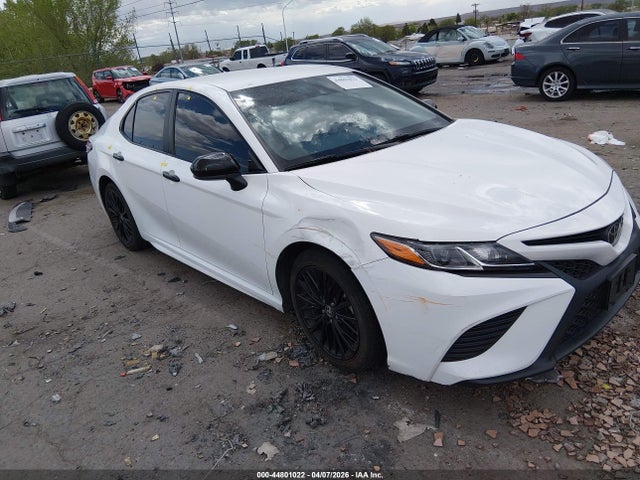 2020 Toyota Camry Se Nightshade Edition მანქანა იყიდება აუქციონზე, vin: 4T1G11AK6LU400591, აუქციონის ნომერი: 44801022