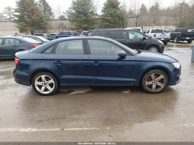 Продаж на аукціоні авто 2017 Audi A3 2.0t Premium, vin: WAUB8GFFXH1049876, номер лоту: 44801030