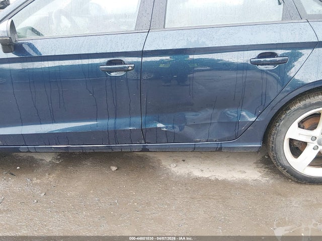 Продаж на аукціоні авто 2017 Audi A3 2.0t Premium, vin: WAUB8GFFXH1049876, номер лоту: 44801030
