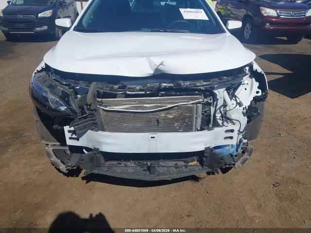 1G1ZD5ST7SF127417 Chevrolet Malibu Fwd 1lt