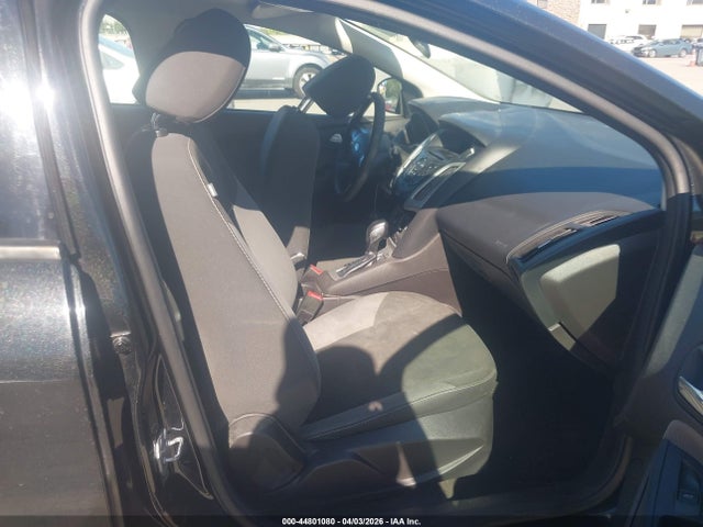 1FADP3K24EL282362 Ford FOCUS SE