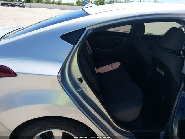 Продаж на аукціоні авто 2015 Hyundai Elantra Se, vin: 5NPDH4AE0FH565498, номер лоту: 44801082