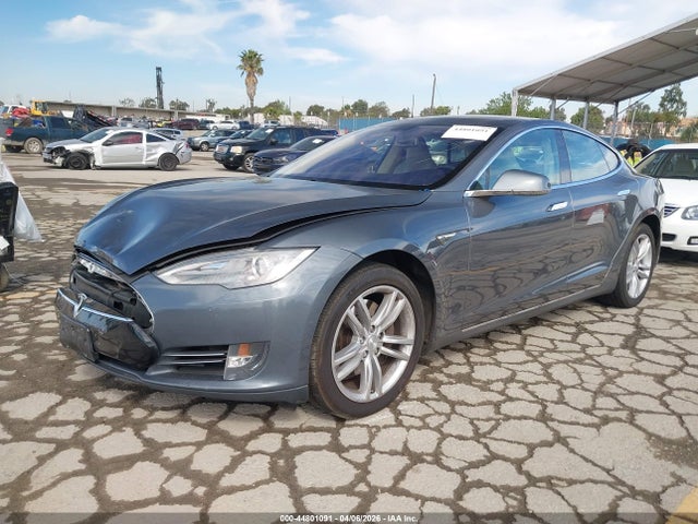 44801091 :رقم المزاد ، 5YJSA1CNXDFP27771 vin ، 2013 Tesla Model S مزاد بيع