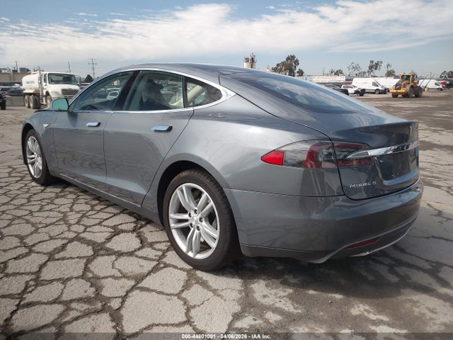 44801091 :رقم المزاد ، 5YJSA1CNXDFP27771 vin ، 2013 Tesla Model S مزاد بيع