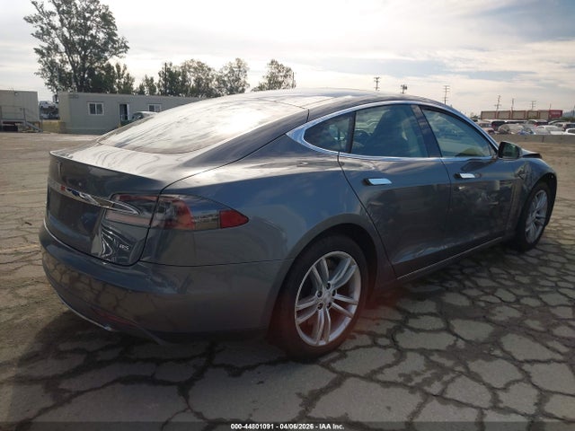 44801091 :رقم المزاد ، 5YJSA1CNXDFP27771 vin ، 2013 Tesla Model S مزاد بيع