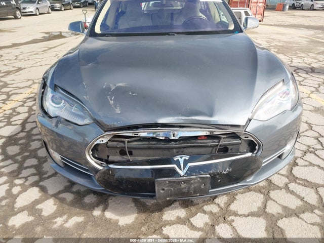 44801091 :رقم المزاد ، 5YJSA1CNXDFP27771 vin ، 2013 Tesla Model S مزاد بيع