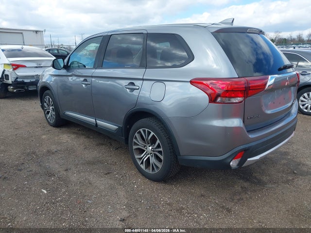 2018 MITSUBISHI OUTLANDER JA4AZ3A3XJZ015116 Photo 2