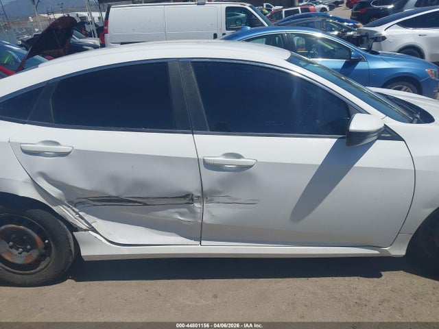 Honda Civic Lx 2018 2HGFC2F53JH553059 Image 14