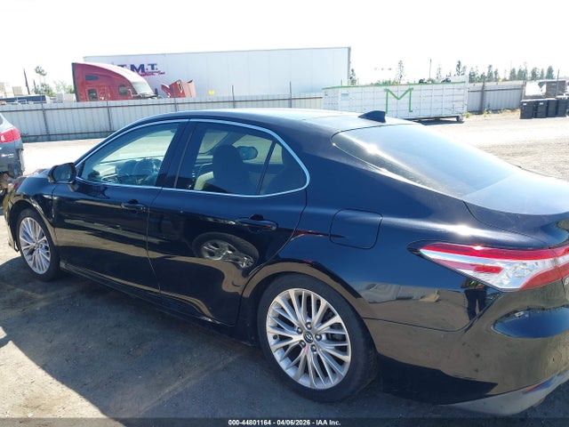4T1BZ1HK1JU005871 Toyota Camry Xle V6