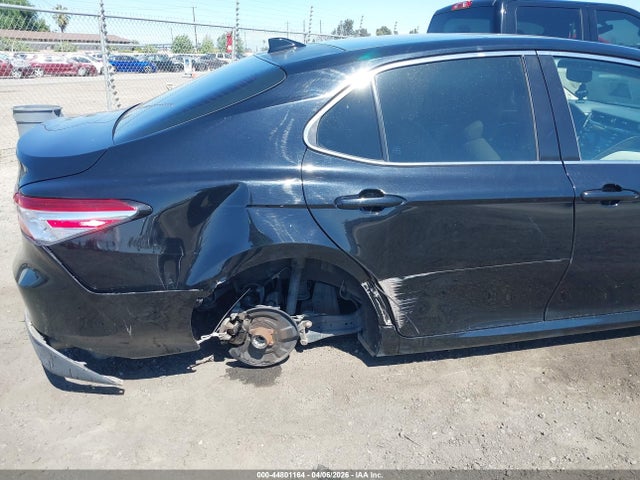 4T1BZ1HK1JU005871 Toyota Camry Xle V6