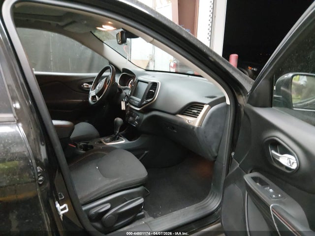 1C4PJLCB5GW371043 Jeep Cherokee 75th Anniversary