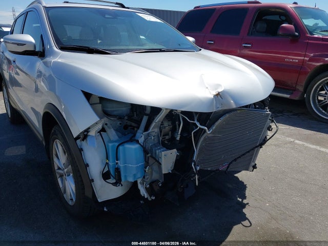 JN1BJ1CP0KW212498 Nissan Rogue Sport Sv