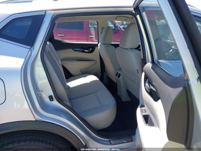 JN1BJ1CP0KW212498 Nissan Rogue Sport Sv