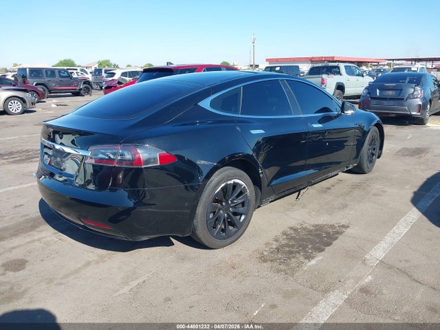 Продажа на аукционе авто 2018 Tesla Model S 100d/75d/p100d, vin: 5YJSA1E26JF273792, номер лота: 44801232