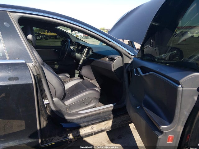 Продажа на аукционе авто 2018 Tesla Model S 100d/75d/p100d, vin: 5YJSA1E26JF273792, номер лота: 44801232