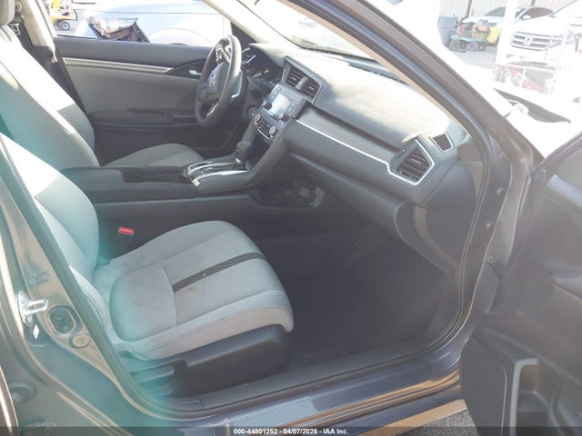 44801252 :رقم المزاد ، 2HGFC2F56HH568858 vin ، 2017 Honda Civic Lx مزاد بيع