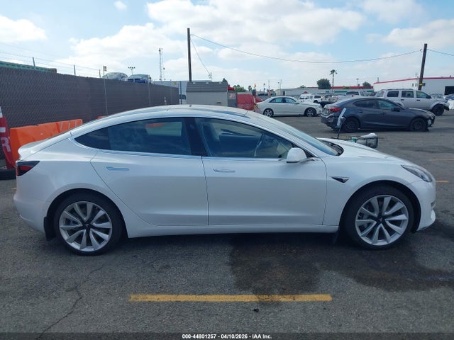 2020 Tesla Model 3 Standard Range Plus Rear-wheel Drive/standard Range Rear-wheel Drive მანქანა იყიდება აუქციონზე, vin: 5YJ3E1EA4LF614450, აუქციონის ნომერი: 44801257