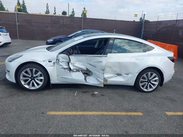 2020 Tesla Model 3 Standard Range Plus Rear-wheel Drive/standard Range Rear-wheel Drive მანქანა იყიდება აუქციონზე, vin: 5YJ3E1EA4LF614450, აუქციონის ნომერი: 44801257