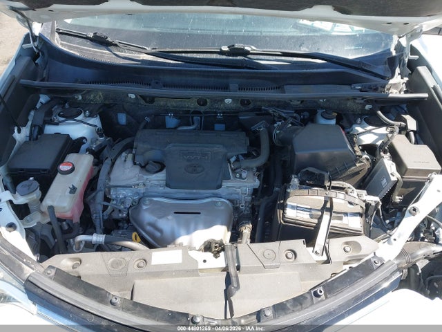 JTMWFREV2GJ066118 Toyota Rav4 Xle