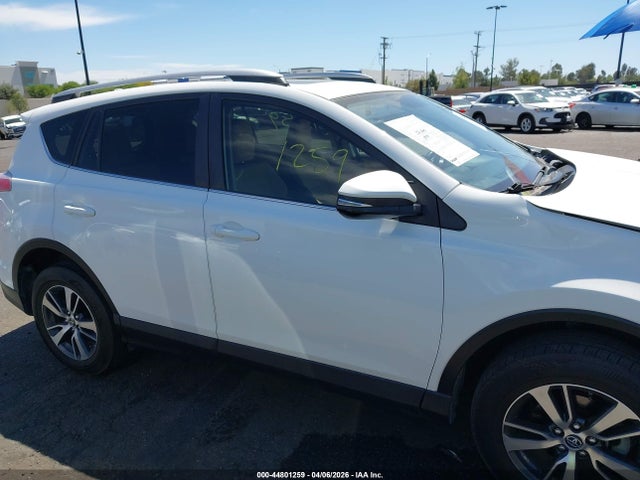 JTMWFREV2GJ066118 Toyota Rav4 Xle