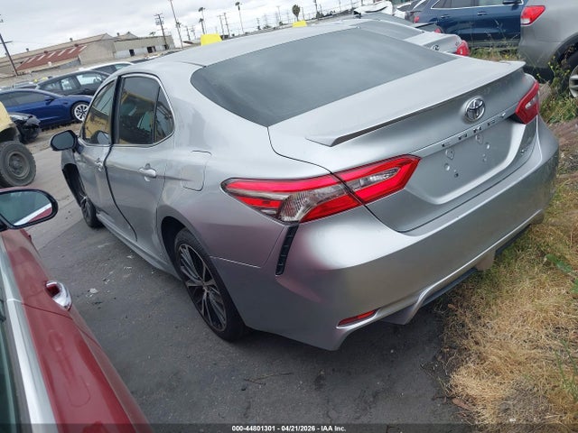 2018 TOYOTA CAMRY JTNB11HK5J3020225 Photo 2
