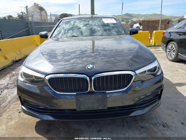 WBAJA7C58JWA73746 BMW 530i Xdrive