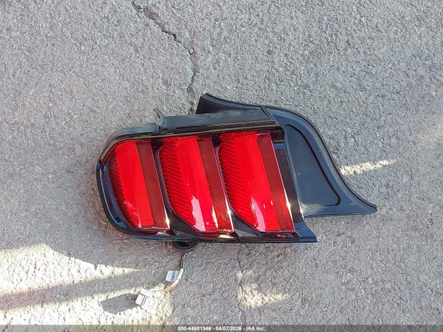 Ford Mustang V6 2016 1FA6P8AM5G5206715 Image 12